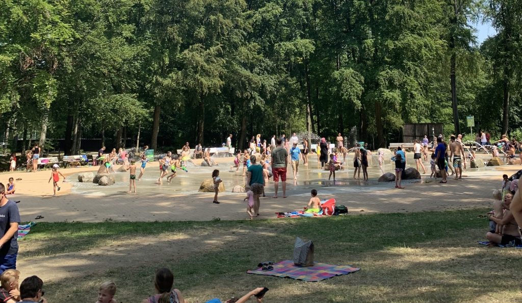 Cooling Down in the Summer Time with Kids | Quick Guide to Water Parks in Frankfurt